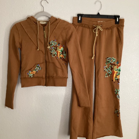 Miss Me‎ Brown Hoodie & Flare Pants Set Parrot Embroidery Y2K Aesthetic - Picture 2 of 14